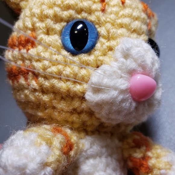 Yellow and orange tabby cat Amigurumi - Picture 3 of 6